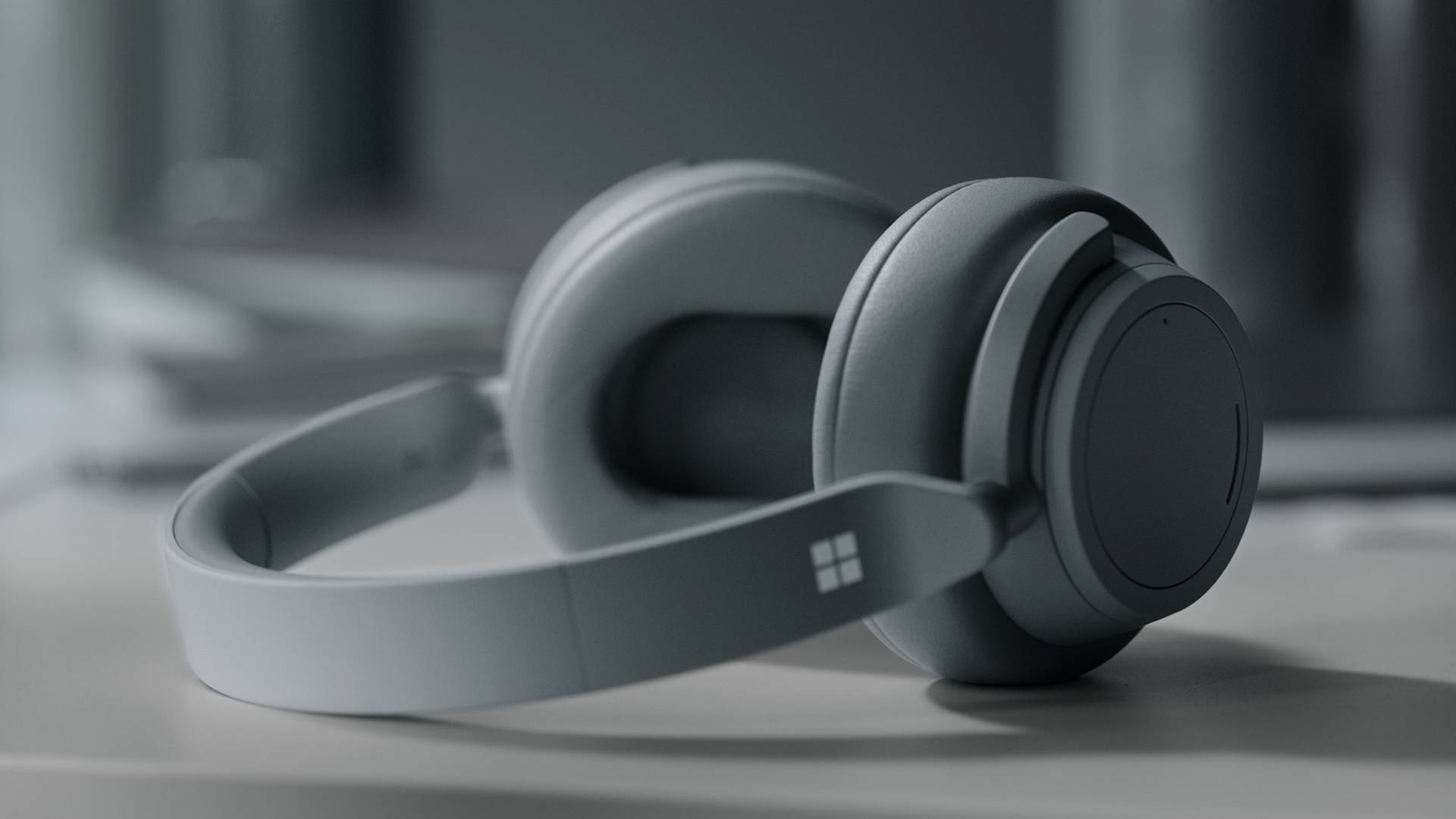 surface headphones hero1 | Technea.gr - Χρήσιμα νέα τεχνολογίας