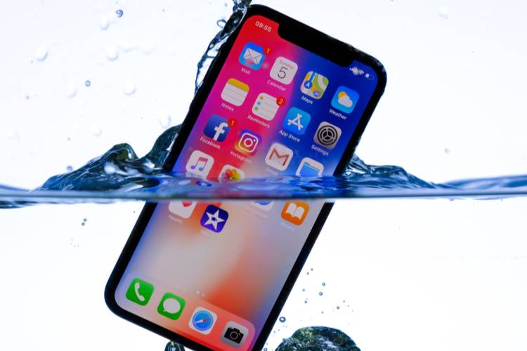 iPhone underwater feat1 | Technea.gr - Χρήσιμα νέα τεχνολογίας