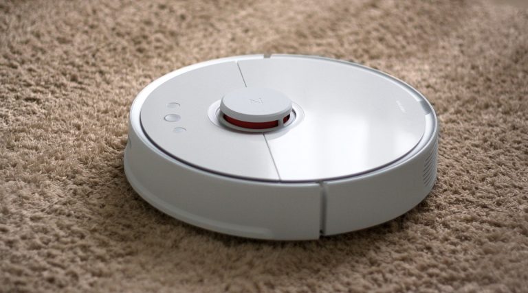 robot vacuum cleaner pixabay | Technea.gr - Χρήσιμα νέα τεχνολογίας