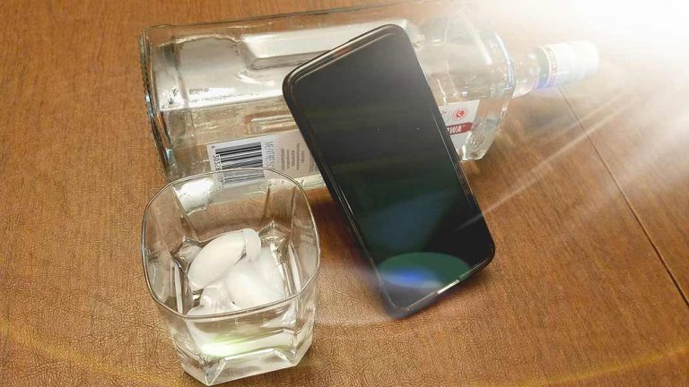 smartphone alcohol web | Technea.gr - Χρήσιμα νέα τεχνολογίας
